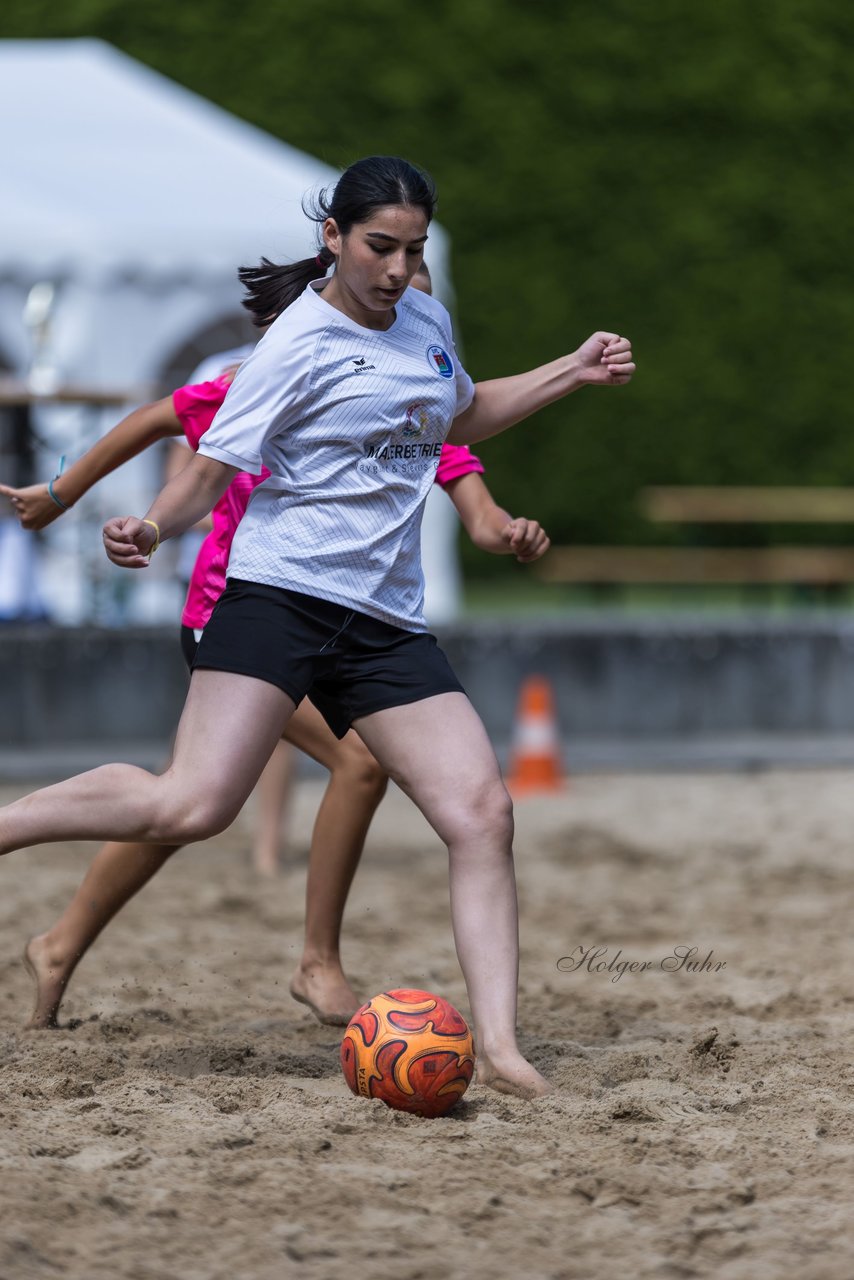 Bild 81 - wBJ/wCJ Beachsoccer Cup